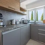 شقة In 42446 *